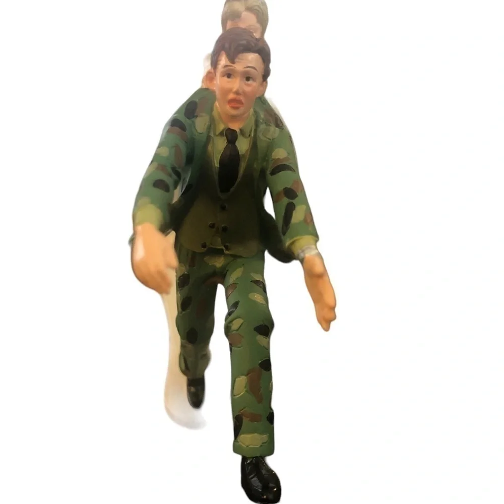 Wilton Wedding Cake Topper Camo Military Bride Groom Funny Novelty 4.5”HX5.5L